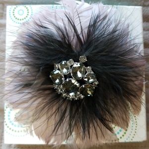 Stella & Dot Plume Rhinestone Broch - NIB